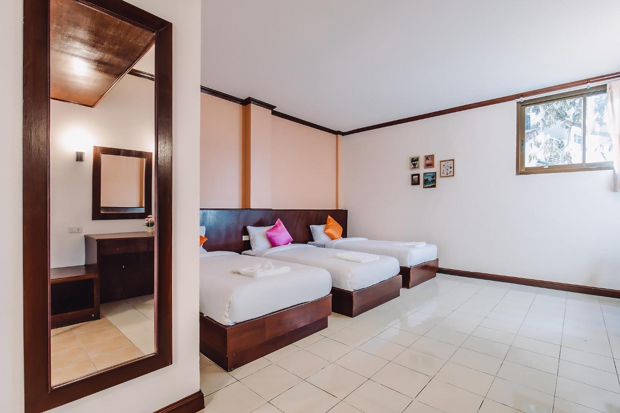 Bauman-Ville Hotel Patong Eksteriør billede