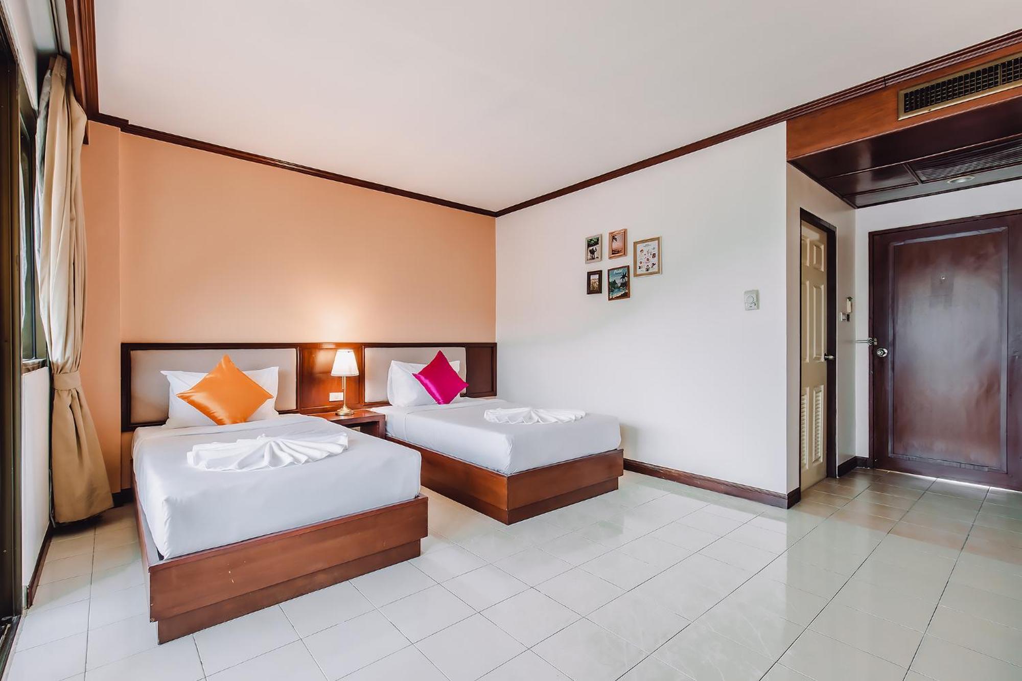 Bauman-Ville Hotel Patong Eksteriør billede