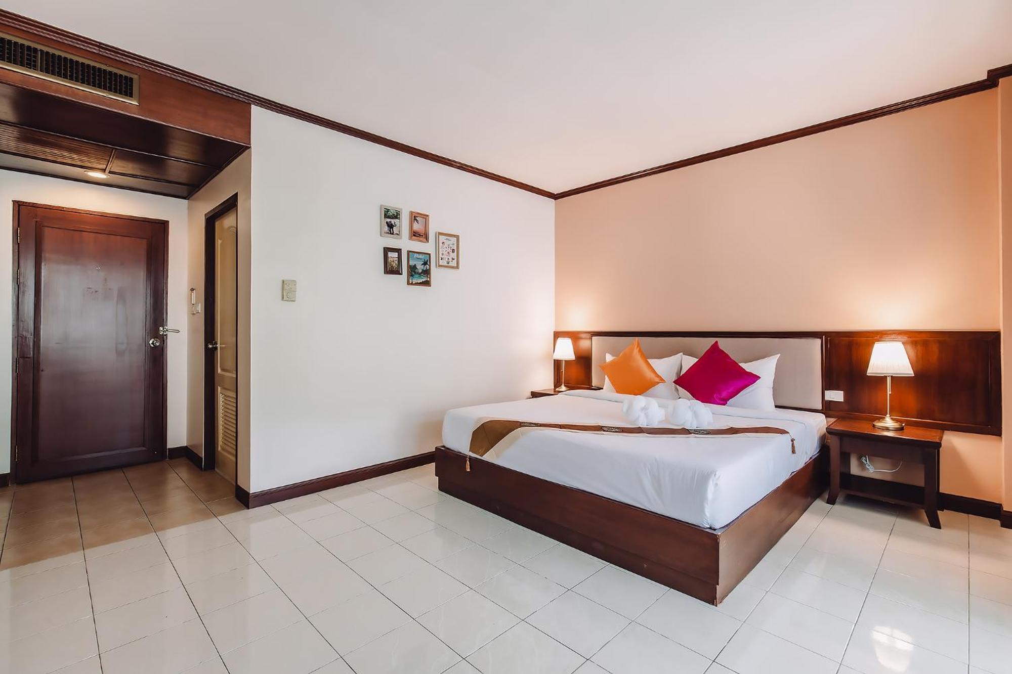 Bauman-Ville Hotel Patong Eksteriør billede