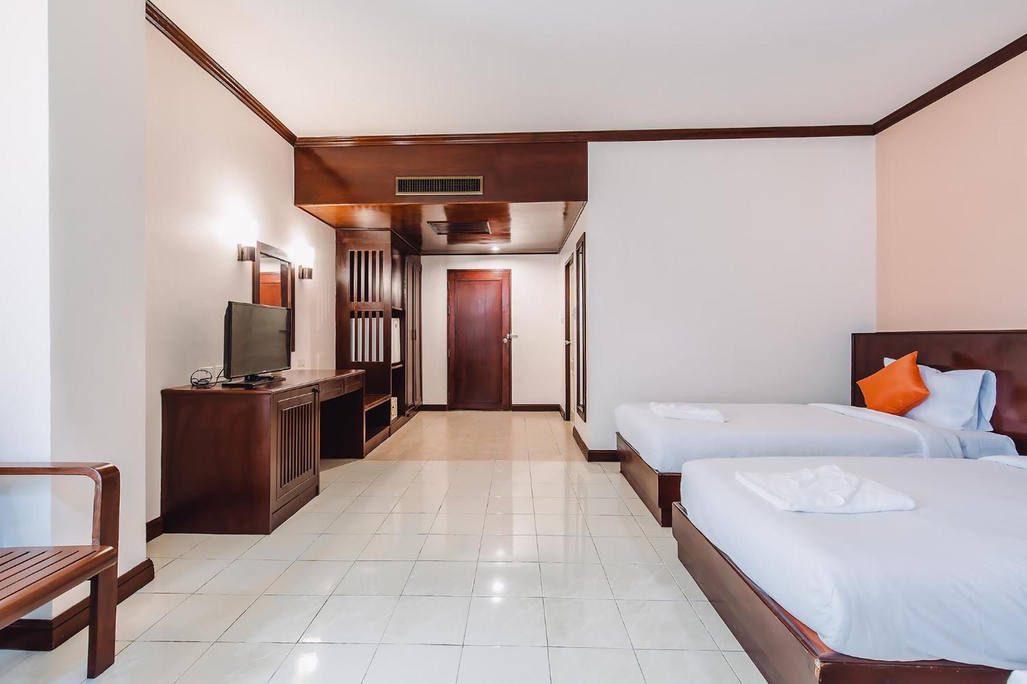 Bauman-Ville Hotel Patong Eksteriør billede