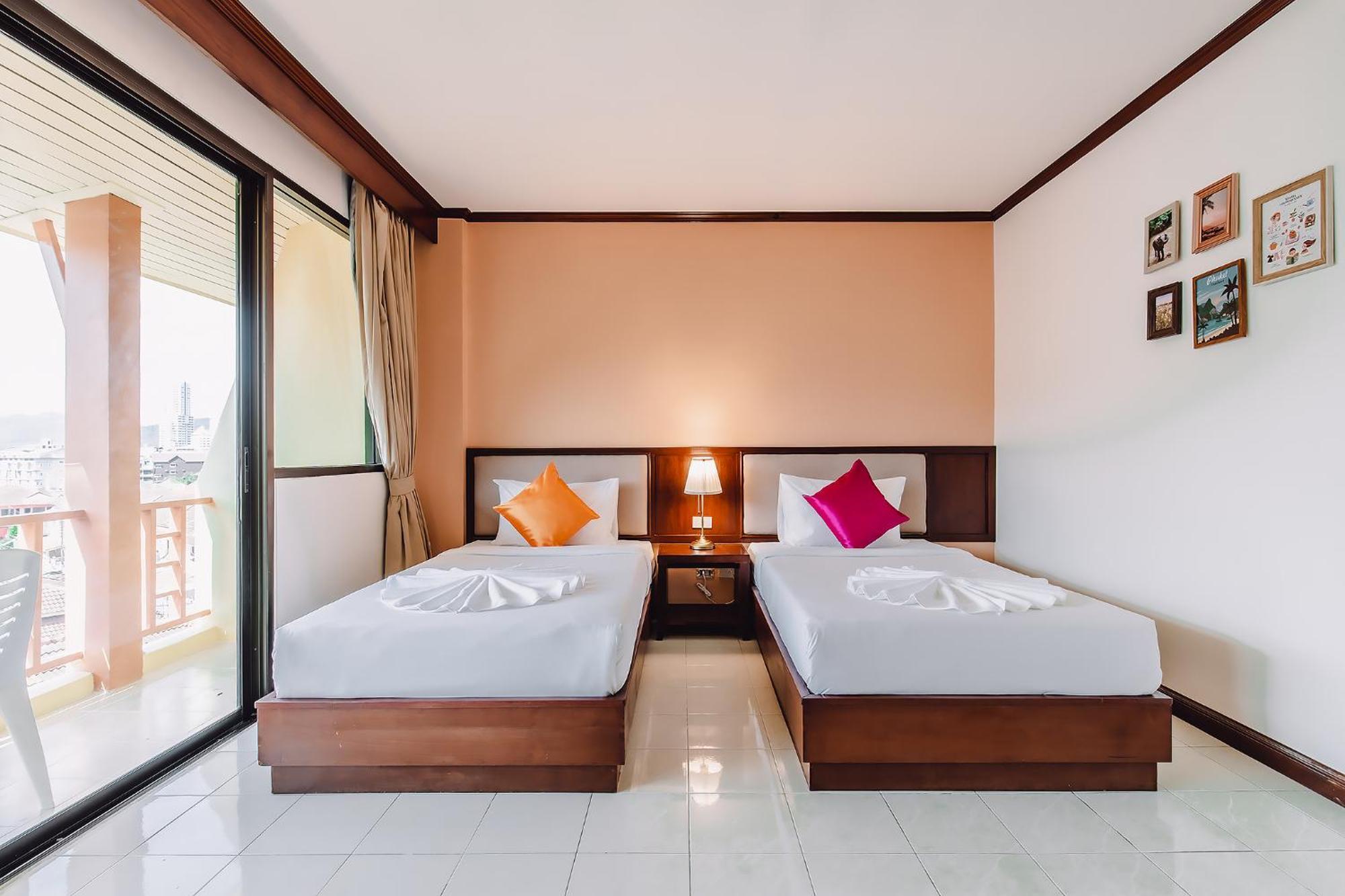 Bauman-Ville Hotel Patong Eksteriør billede