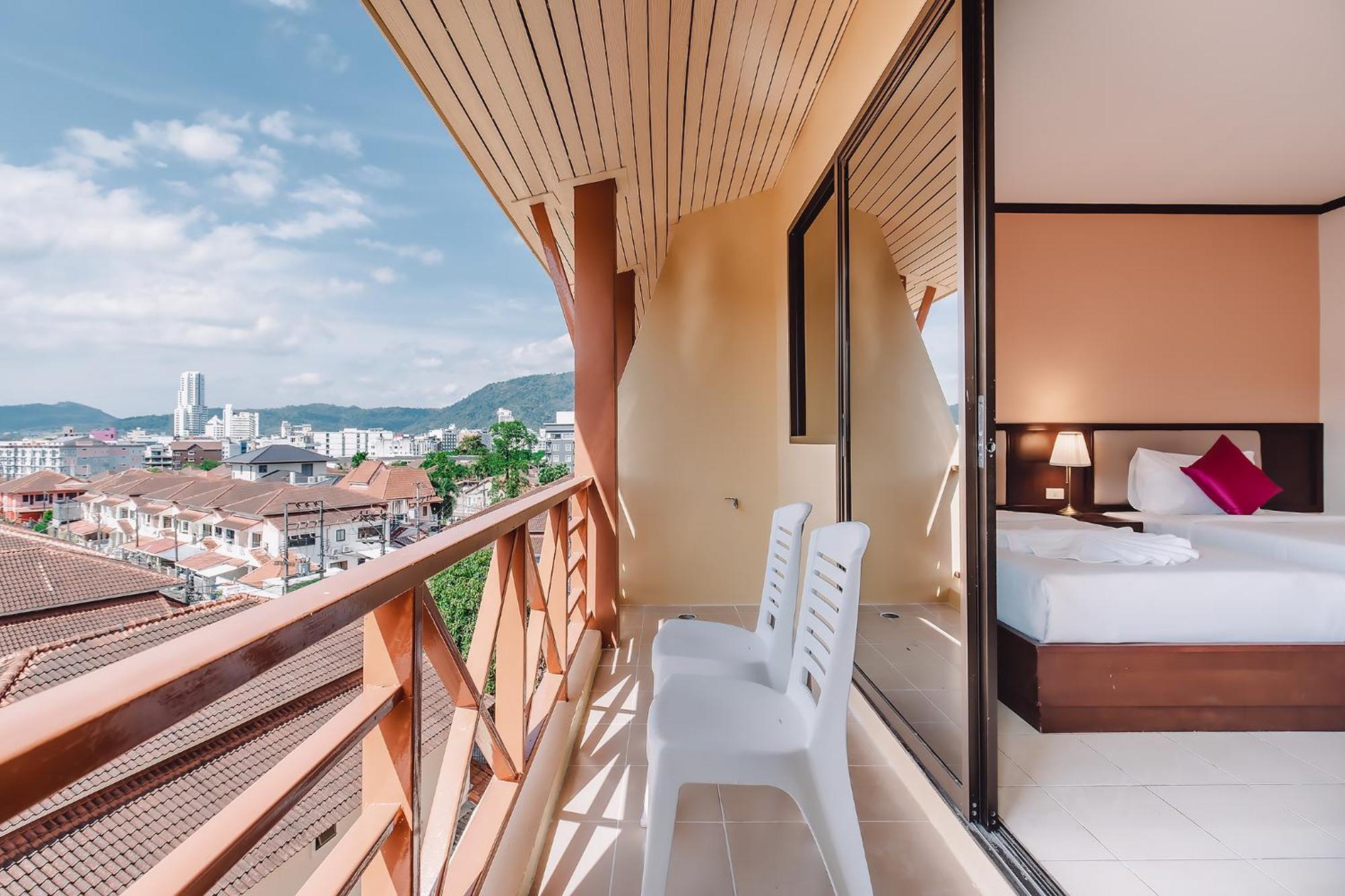 Bauman-Ville Hotel Patong Eksteriør billede