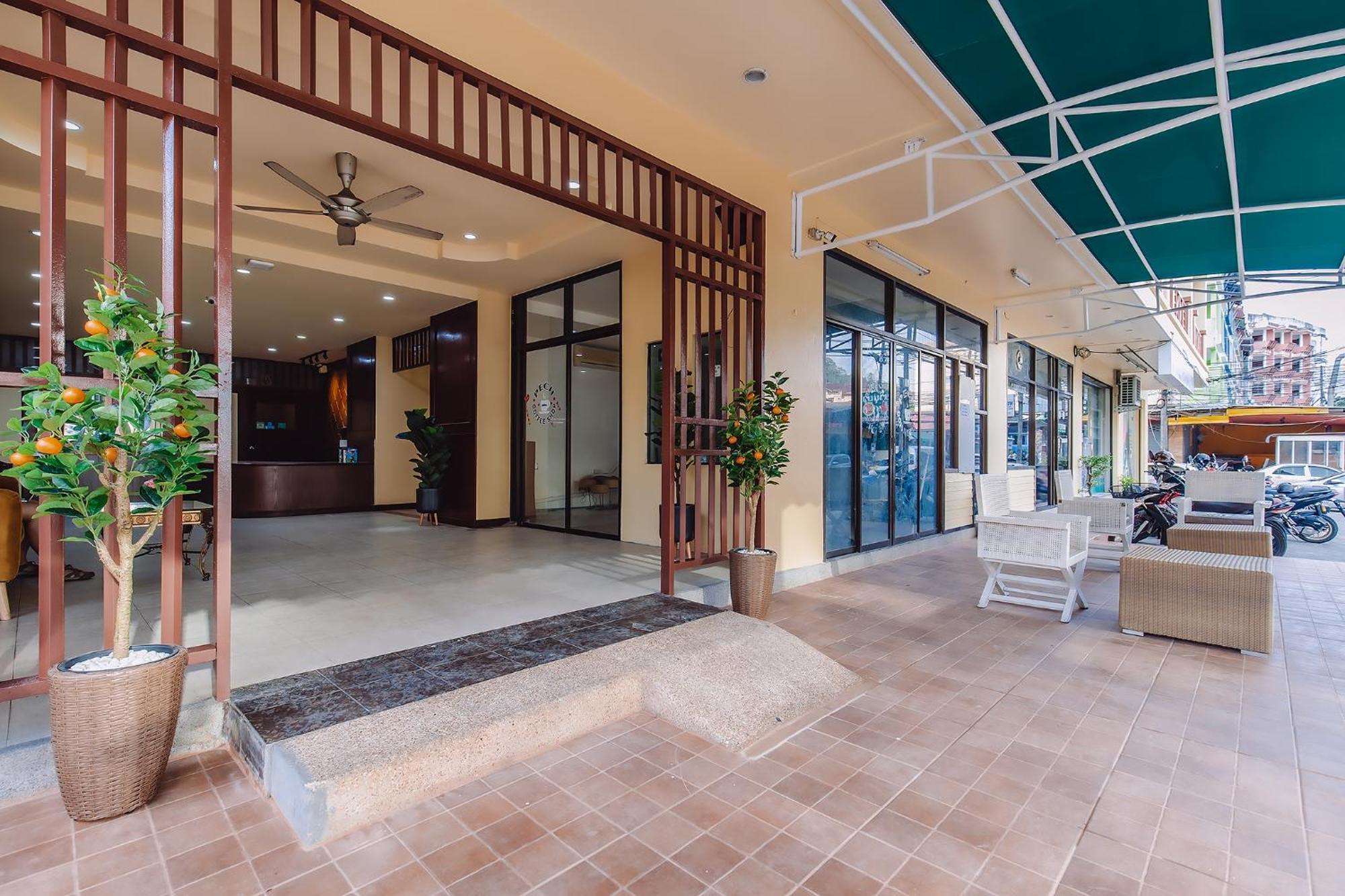 Bauman-Ville Hotel Patong Eksteriør billede
